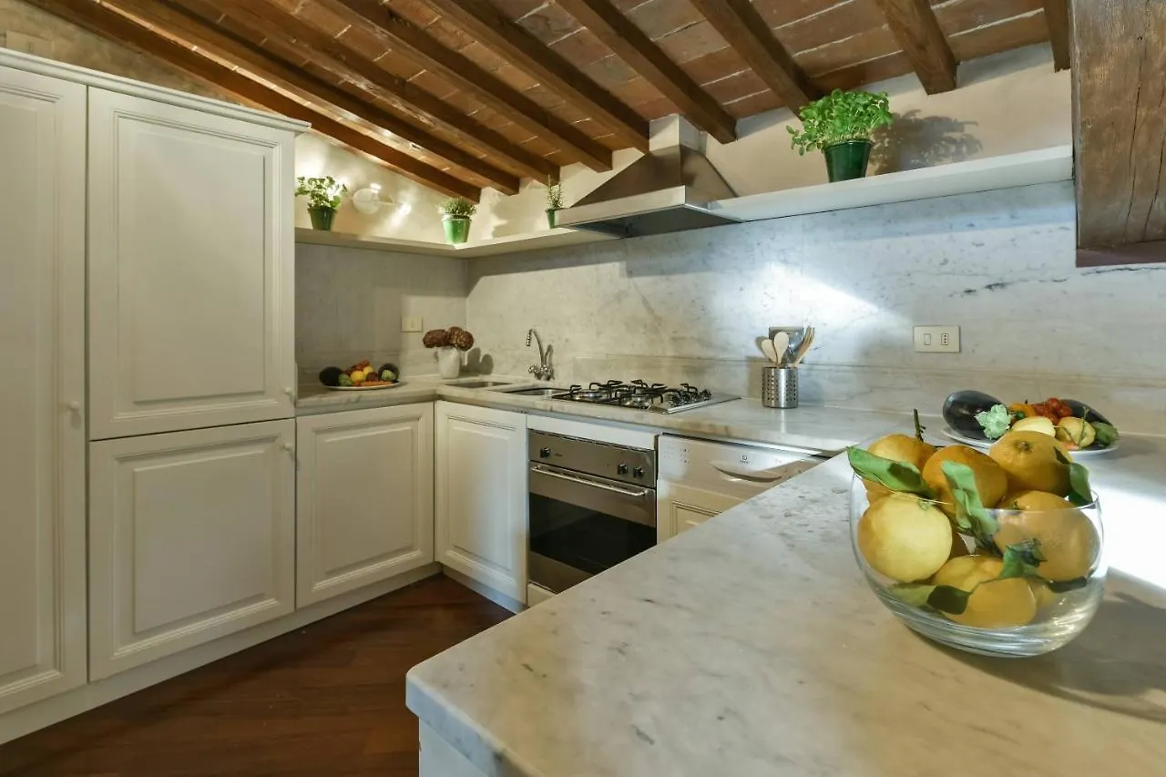 アパート Tiepolo Romantic Penthouse In The Oltrarno フィレンツェ