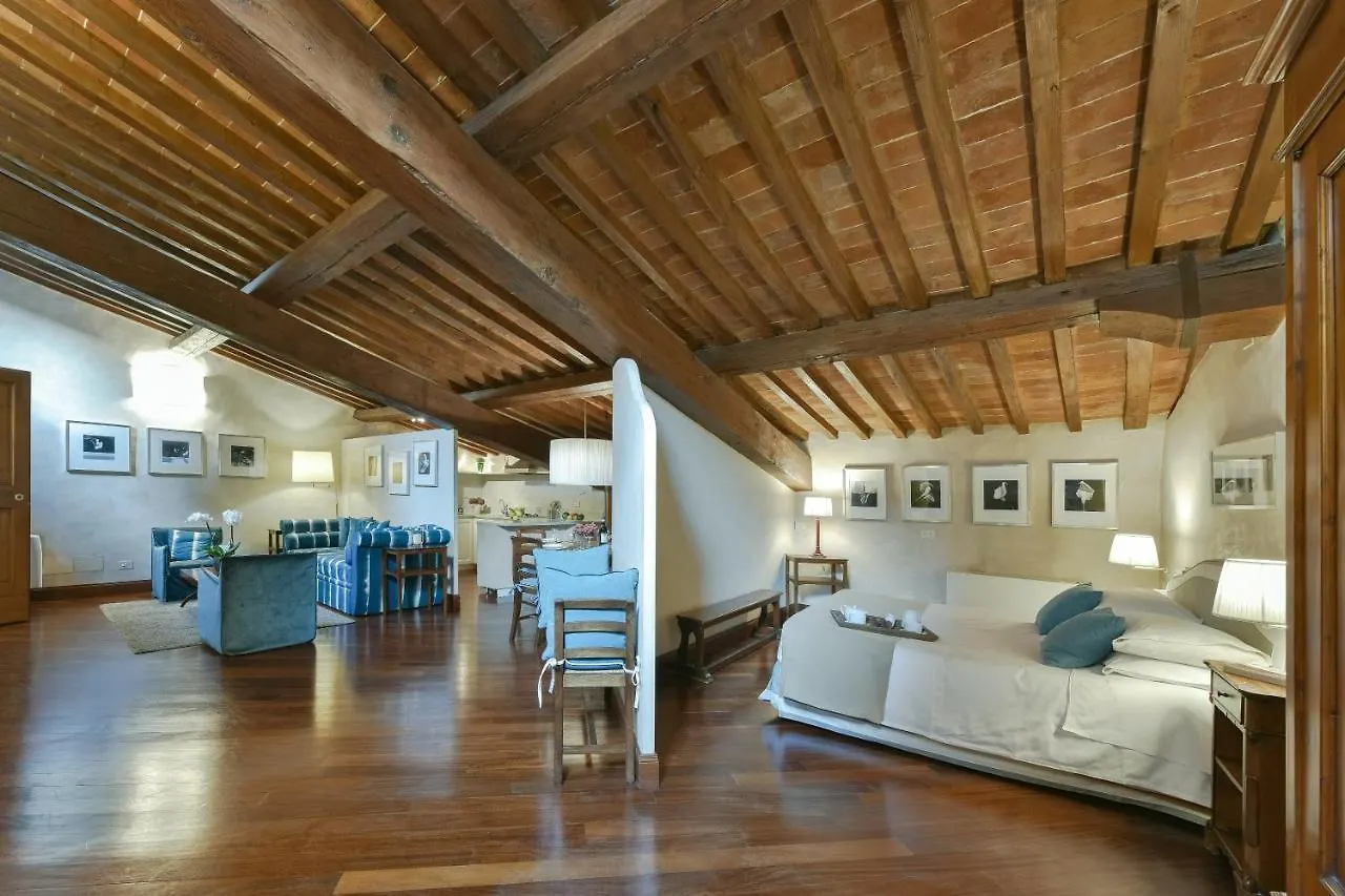 アパート Tiepolo Romantic Penthouse In The Oltrarno フィレンツェ