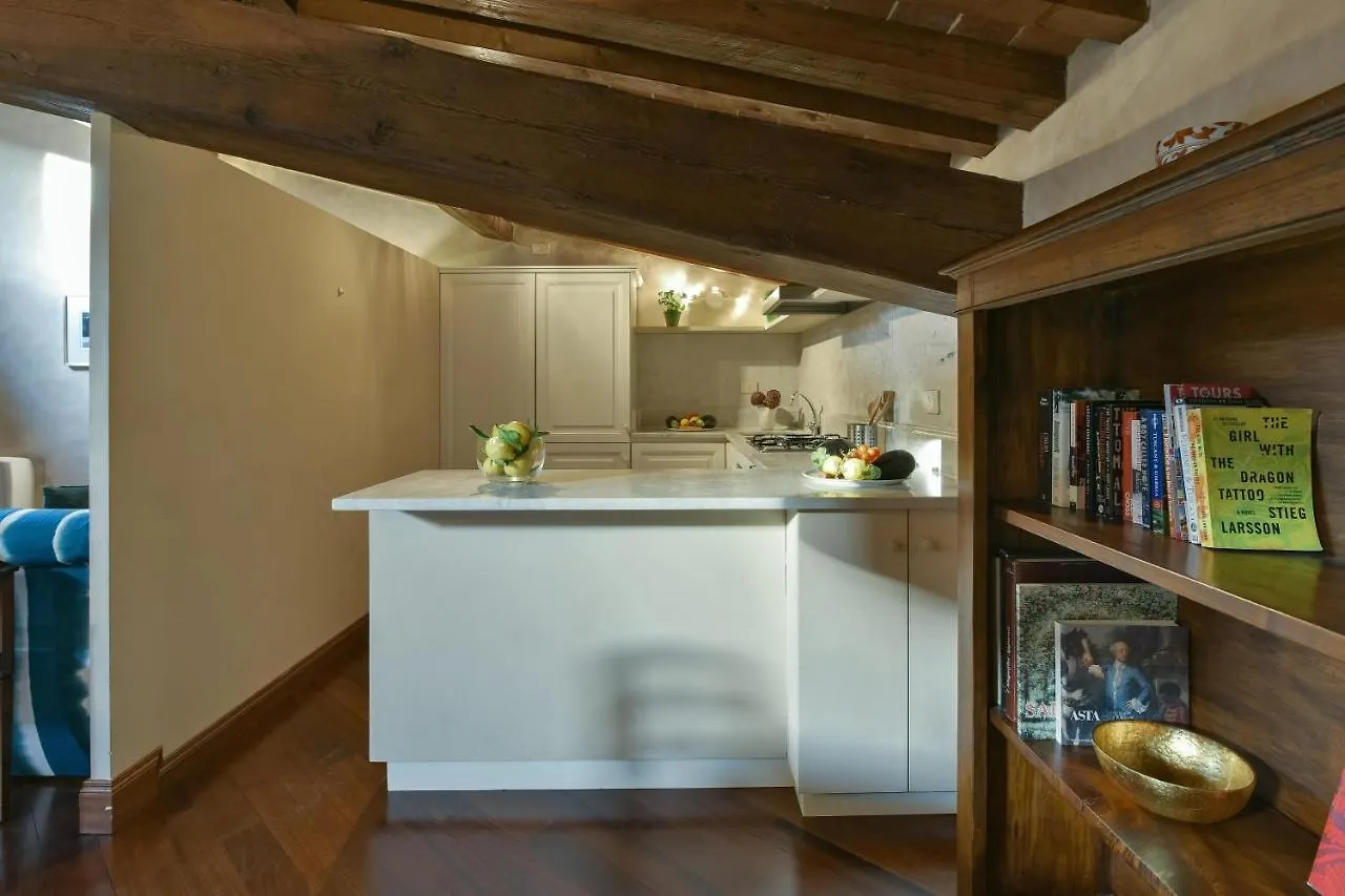 Tiepolo Romantic Penthouse In The Oltrarno フィレンツェ
